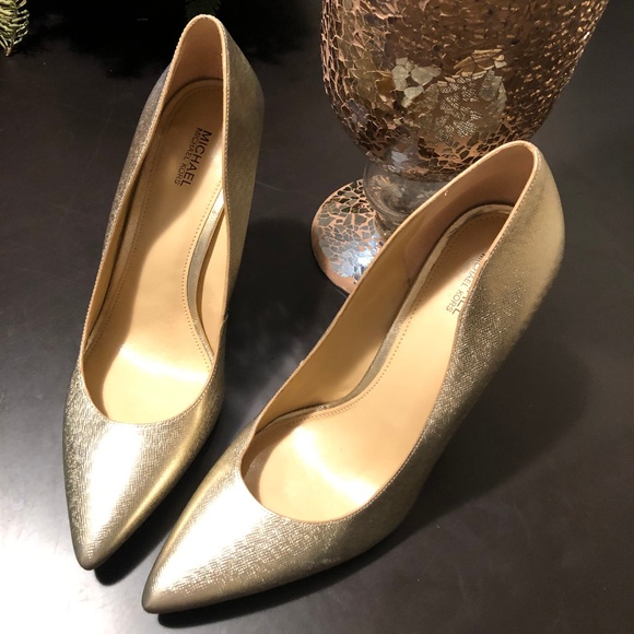 Gold Michael Kors Pumps - Picture 1 of 2